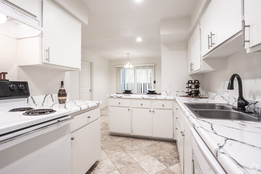 Plan A - Kitchen - Amberwood Apartments