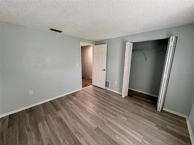 Building Photo - 408 57th Ave Dr E