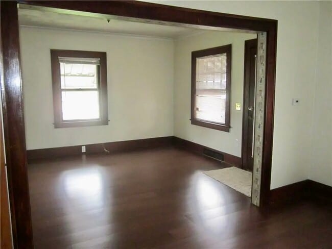 Building Photo - 192 Congress Ave