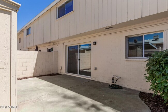 Building Photo - 3905 S Mill Ave