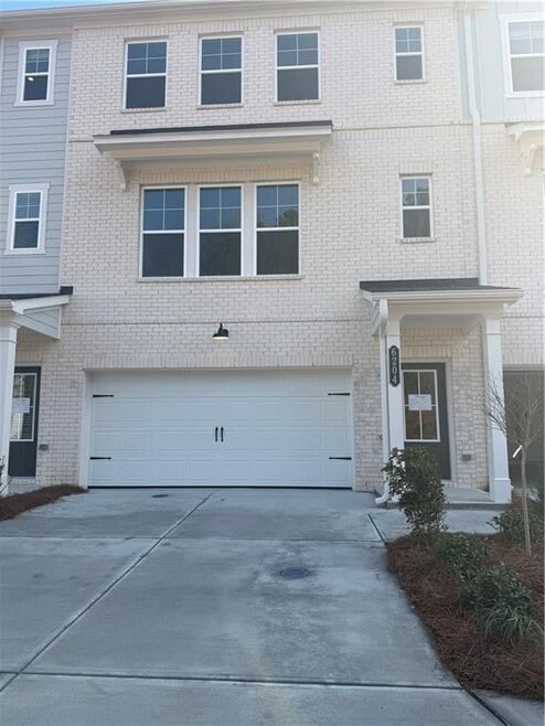 Building Photo - 6204 Kenbrook Dr