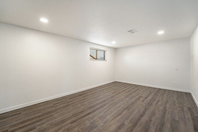 Building Photo - 4728 Estes St