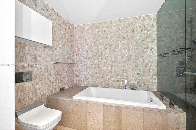 Building Photo - 68 SE 6th St