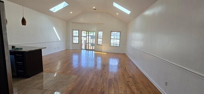 Building Photo - 47 Terhune Ave