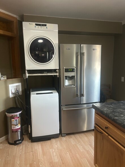 Building Photo - 815 Cedar St