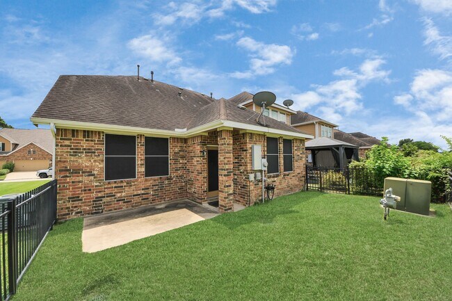 Building Photo - 8428 Willow Loch Dr