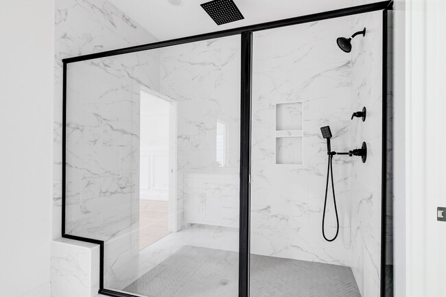 Building Photo - Experience Modern Elegance in RVA’s Souths...