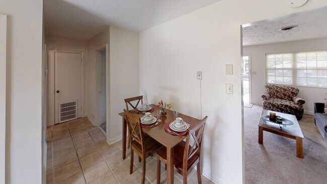 Building Photo - 245 Crabapple Cir