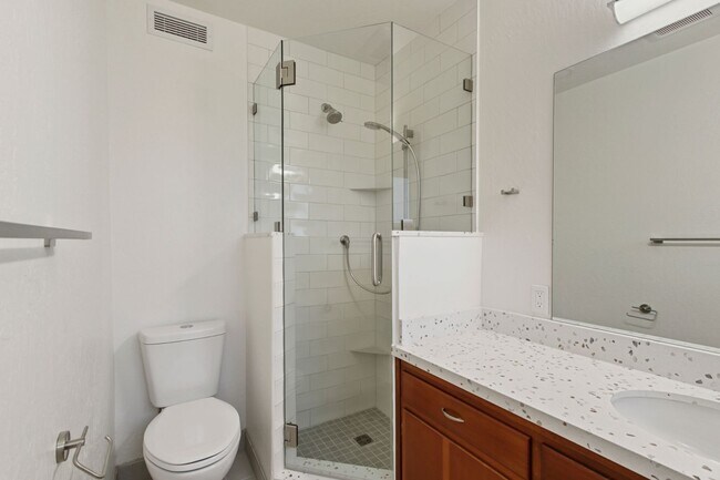 Building Photo - Central Davis 3/2 Mid Modern