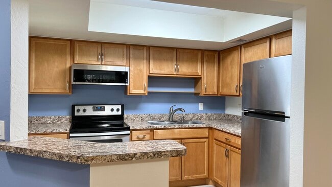 Building Photo - 1532 SE Royal Green Cir