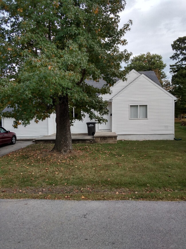 Building Photo - 701 S James St