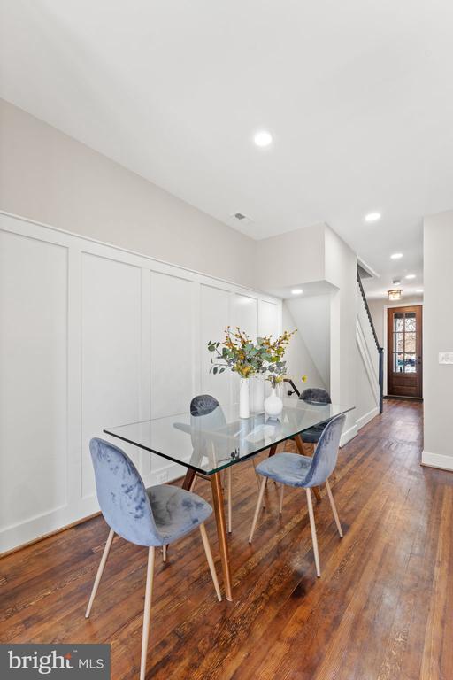 Building Photo - 705 Kentucky Ave SE