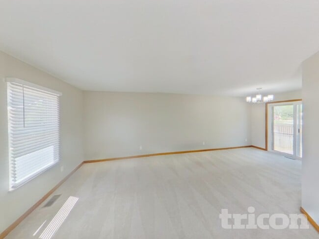 Building Photo - 1040 Catherwood Dr