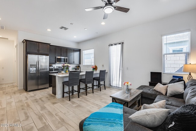 Building Photo - 7694 W Desert Spoon Dr