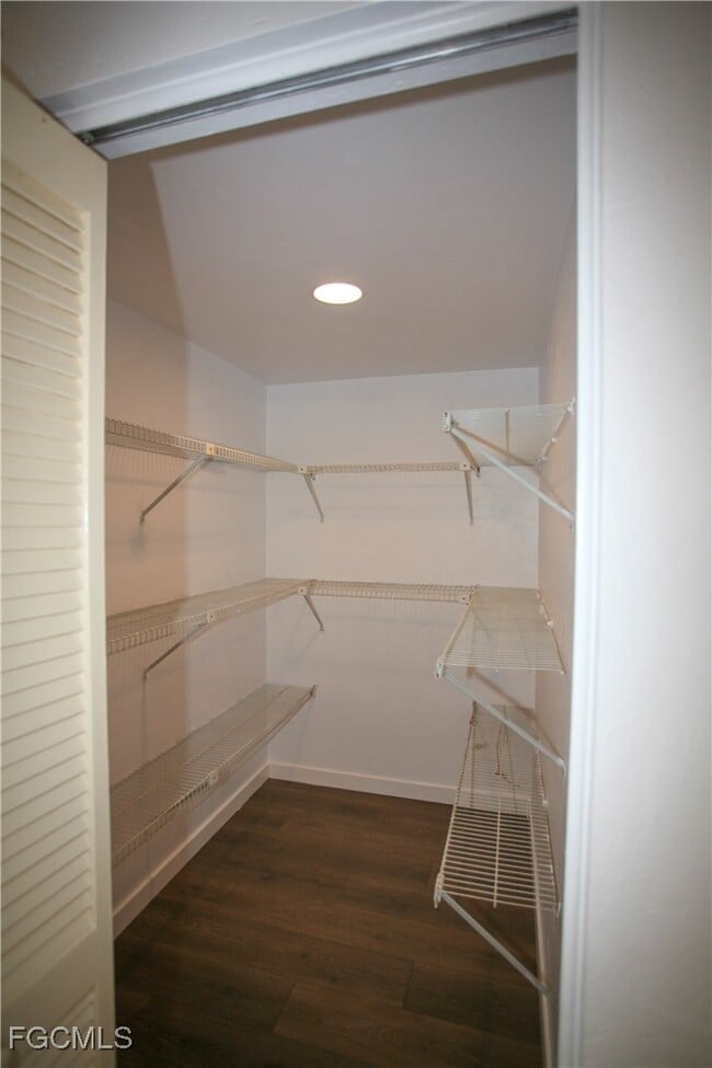 Building Photo - 1525 Covington Cir E