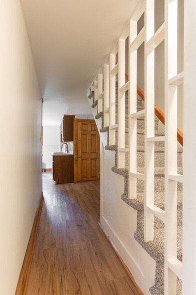 Building Photo - 89 Pecks Rd