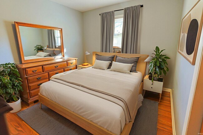 Building Photo - 19191 Palisade Ave