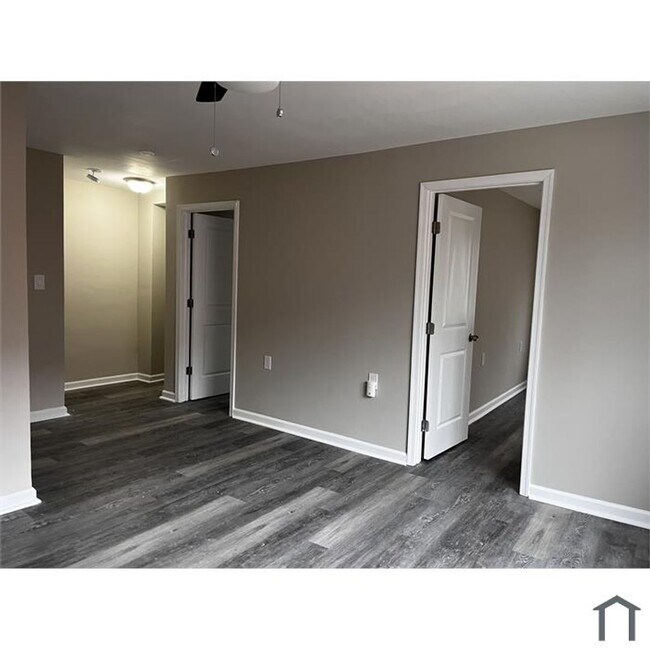 Building Photo - Top-Floor 2-Bedroom Condo in Southwest DC ...