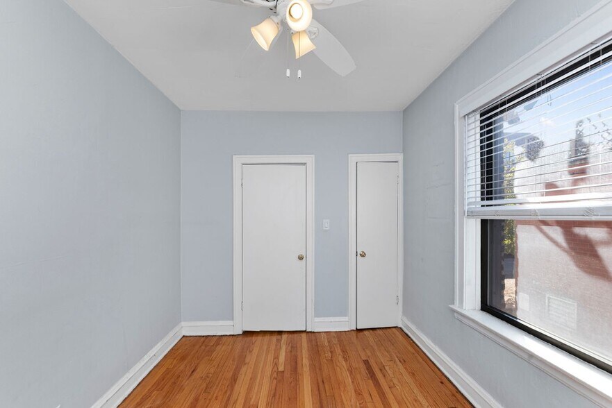 Building Photo - 2344 W School St