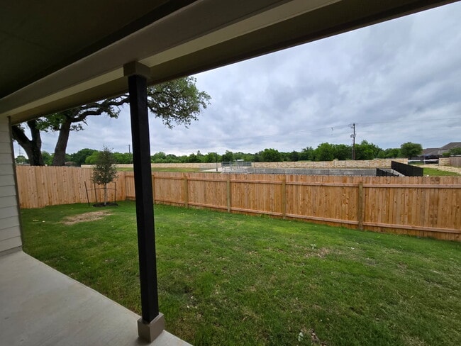 Building Photo - Gorgeous First Time Rental, 4 bed, 3 full bath in highly desirable Hills of Bear Creek