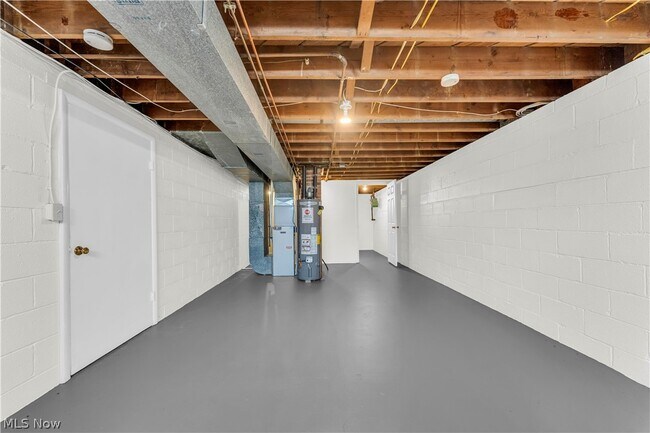 Building Photo - 9716 Alexander Rd