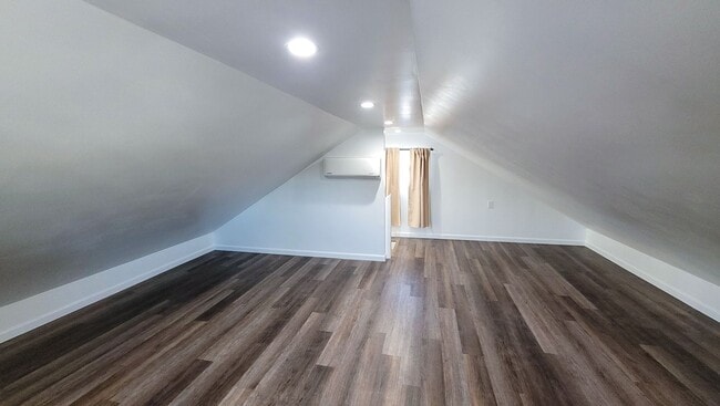 Building Photo - b10436