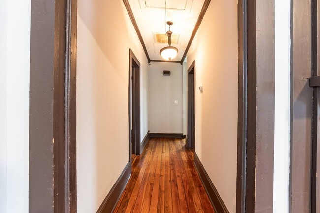 Building Photo - Three Bedroom Home!
