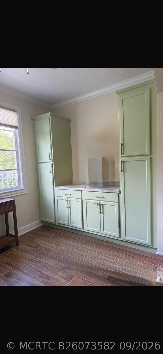 Building Photo - 6301 Myrtlewood Cir W