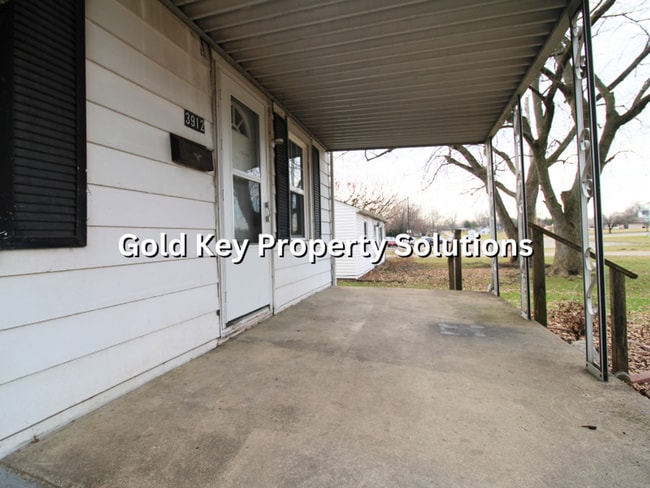 Building Photo - 2 BR 1 BA House with Covered Front Porch (NO SECTION 8)