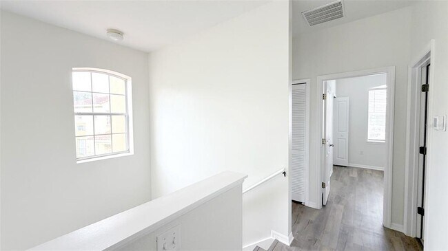 Building Photo - 203 Madison Cir
