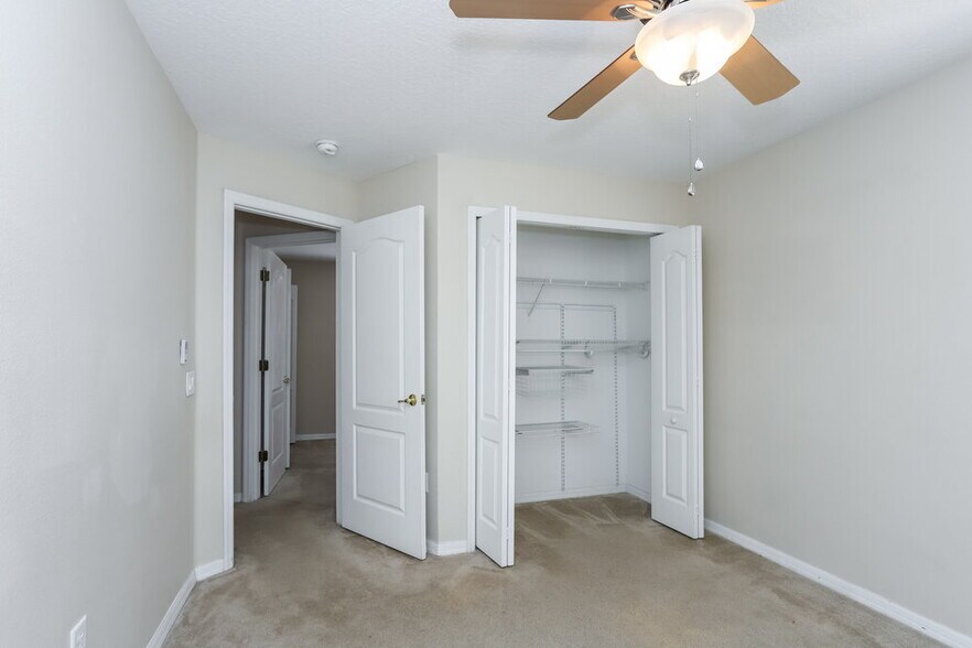 Building Photo - 733 Somerstone Dr