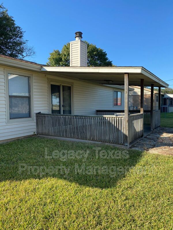 Building Photo - 1413 Berry Dr