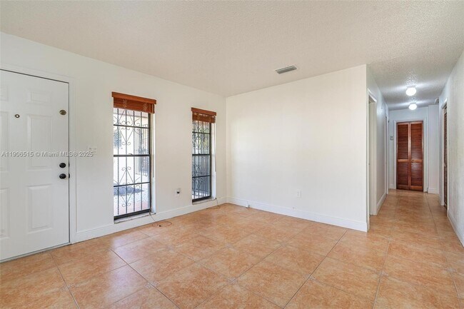 Building Photo - 1048 NW 32nd Pl