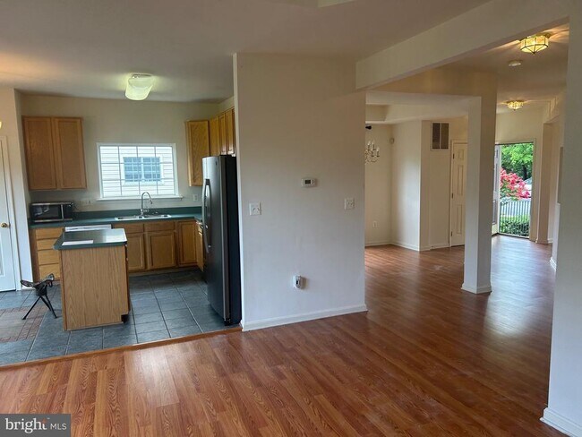 Building Photo - 6821 Hollow Glen Ct