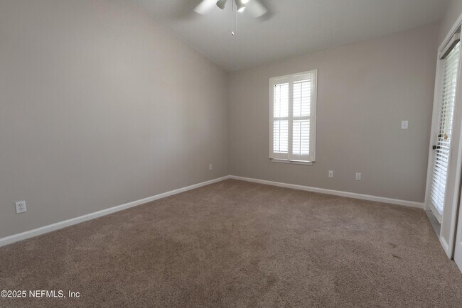Building Photo - 800 Ironwood Dr