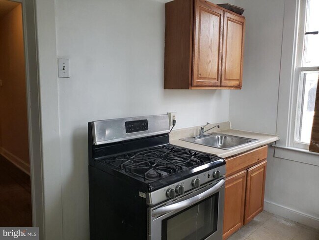 Building Photo - 3102 Cliftmont Ave