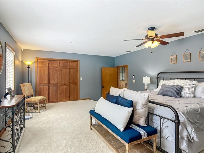 Building Photo - 4661 SW 7th Avenue Rd