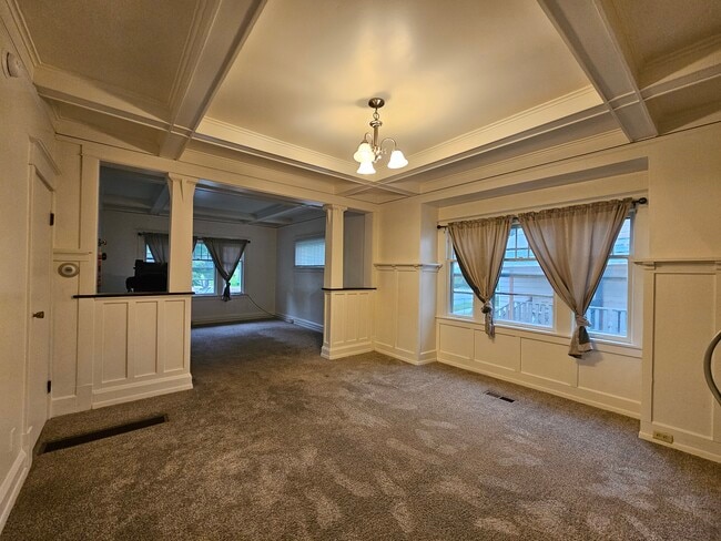 Building Photo - 110 12th St N