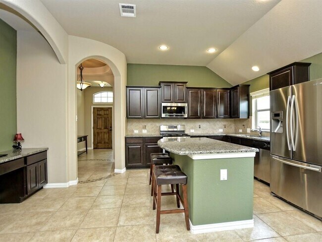 Building Photo - 510 Cameron Cove