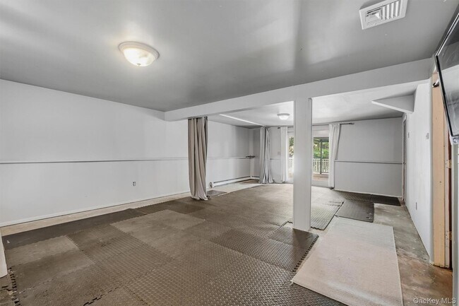 Building Photo - 383 NY-32