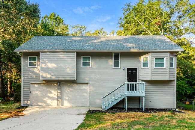 Building Photo - 3320 Revere Cir