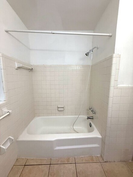 Building Photo - 5224 NW 16th St