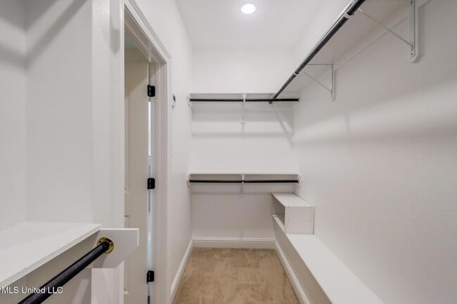 Building Photo - 856 Leeward Dr