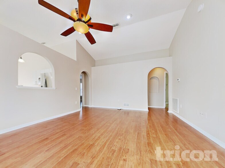 Building Photo - 30602 Birdhouse Dr