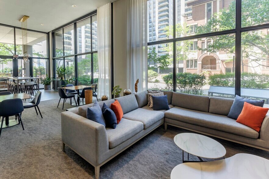 Building Photo - 161 N Harbor Dr