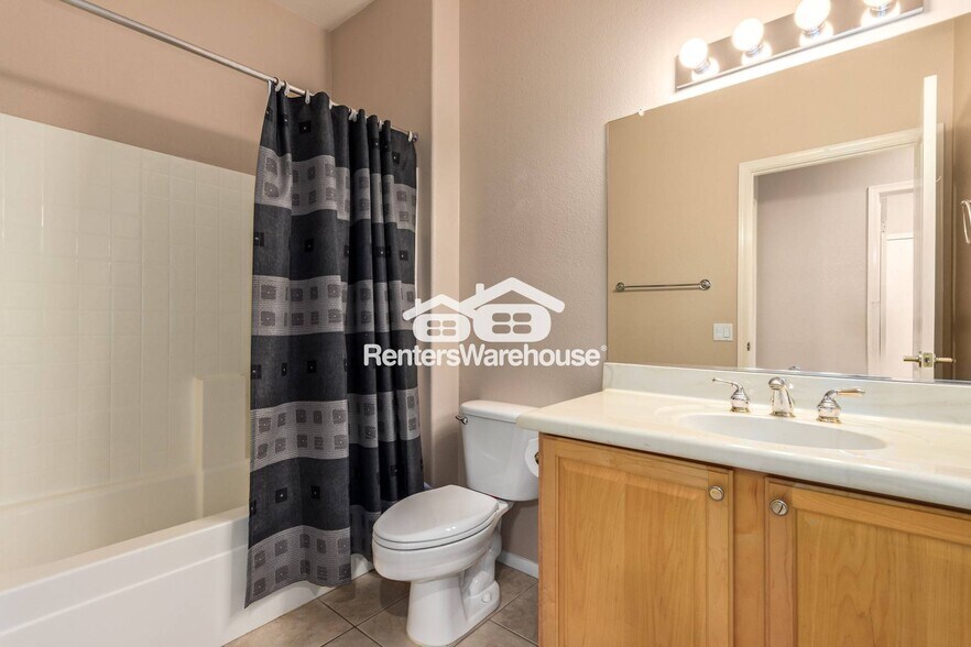 Building Photo - 15813 W Bridgewater Way