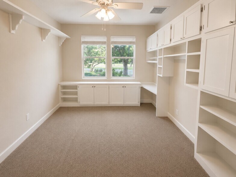 Building Photo - 136 Pine Arbor Cir