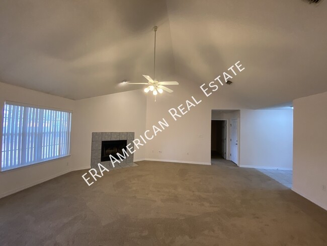 Building Photo - ***MOVE IN SPECIAL- First Full Month Rent ...