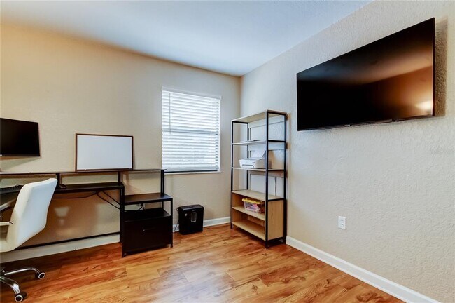 Building Photo - 12261 Sailwinds Dr