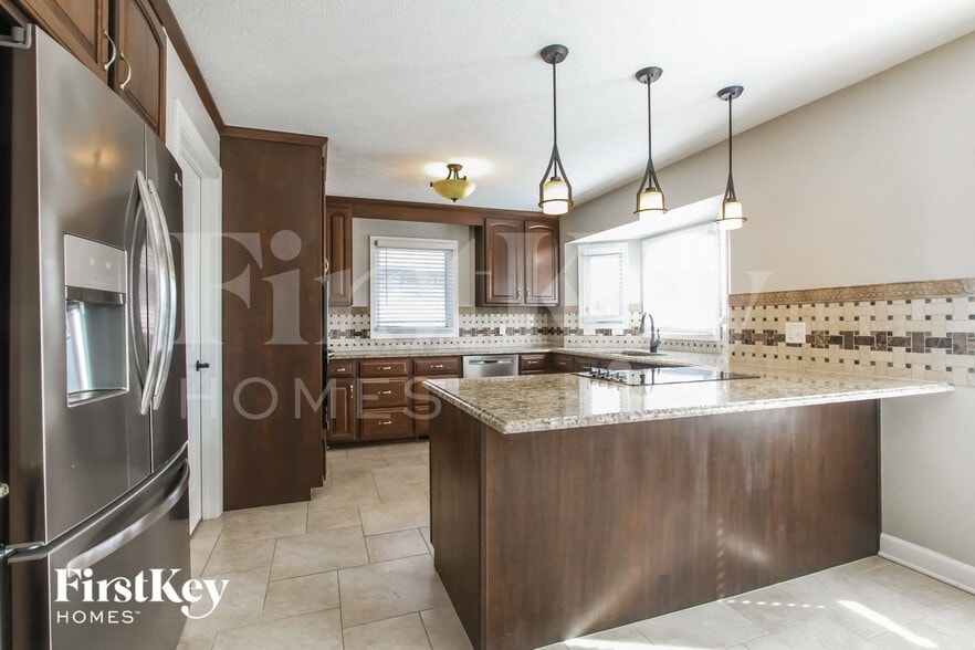 Building Photo - 6775 Anna Ct